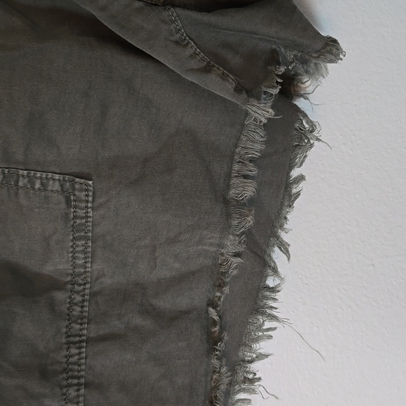 No Boundaries | Olive Green Raw Hem Pull On Shorts Size Large - Picture 6 of 8